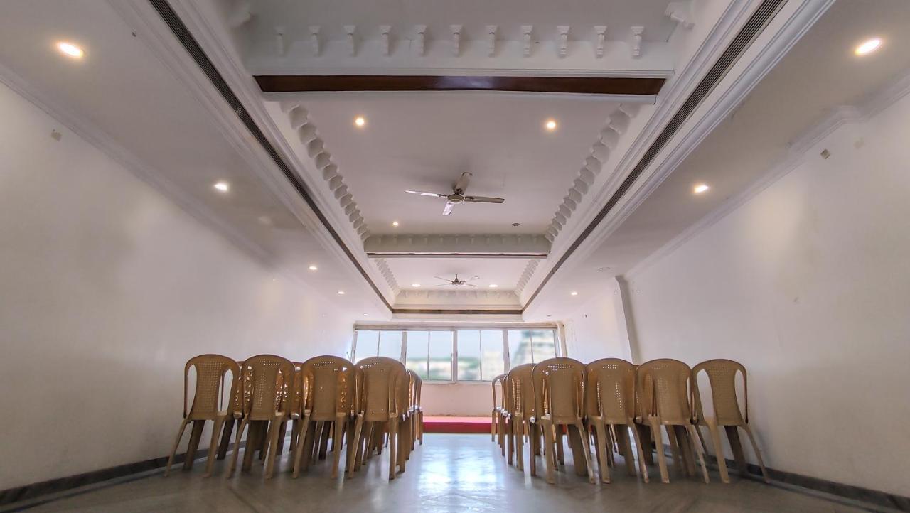 Hotel Aarathy Madurai Buitenkant foto